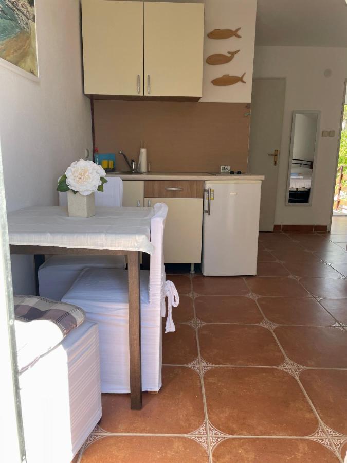 Studio Apartmani Kremic Karlobag Εξωτερικό φωτογραφία