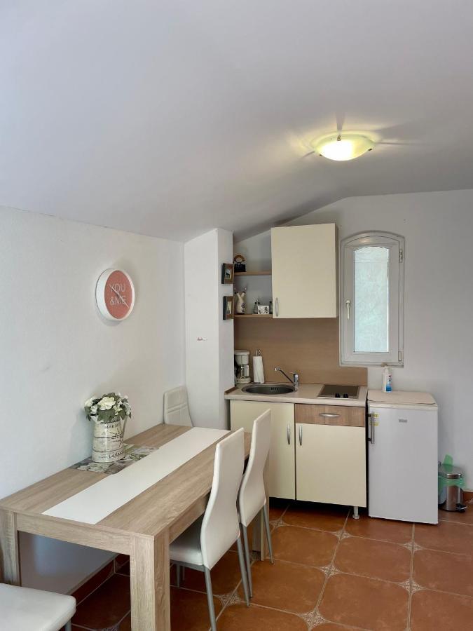 Studio Apartmani Kremic Karlobag Εξωτερικό φωτογραφία