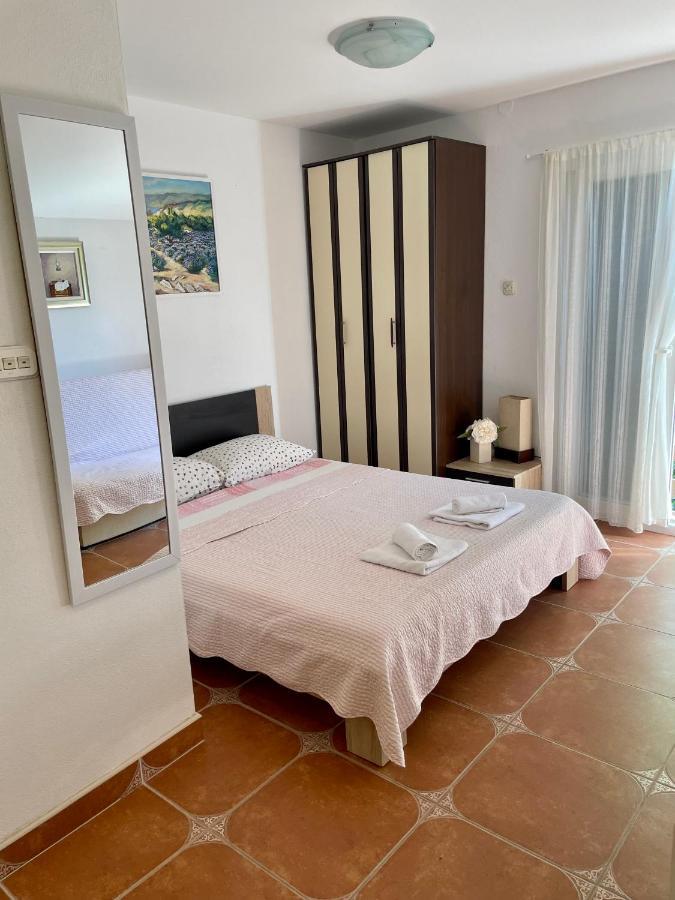 Studio Apartmani Kremic Karlobag Εξωτερικό φωτογραφία